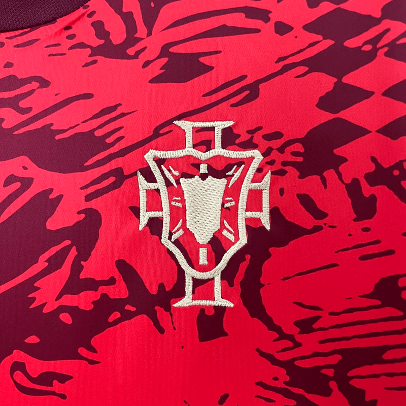 Camisa da Seleção de Portugal Edição especial Cristiano Ronaldo 24/25 - Torcedor Masculina - Vermelha com Detalhes